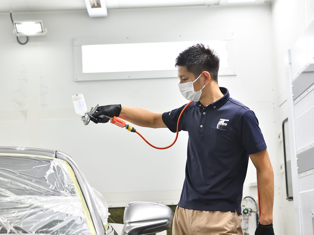 自社の施工拠点で実車に施工し、確かめる